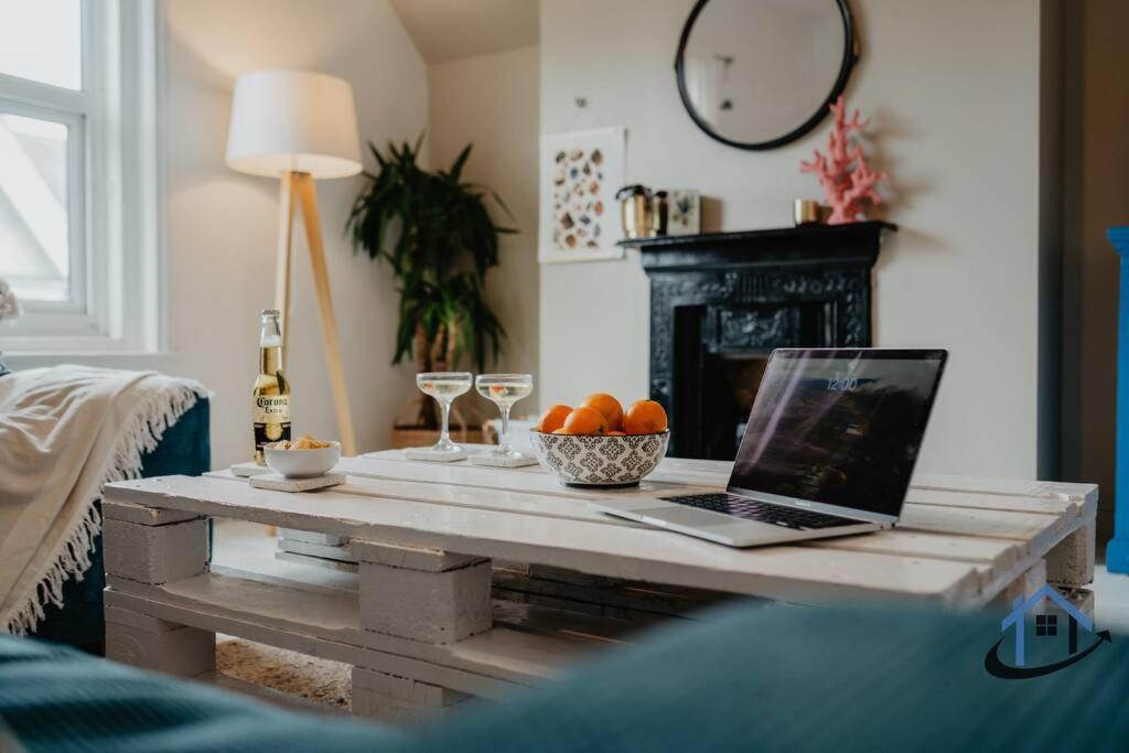Indigo Snug - Gorgeous 2 Bed Flat In The Heart Of Кромер Екстер'єр фото