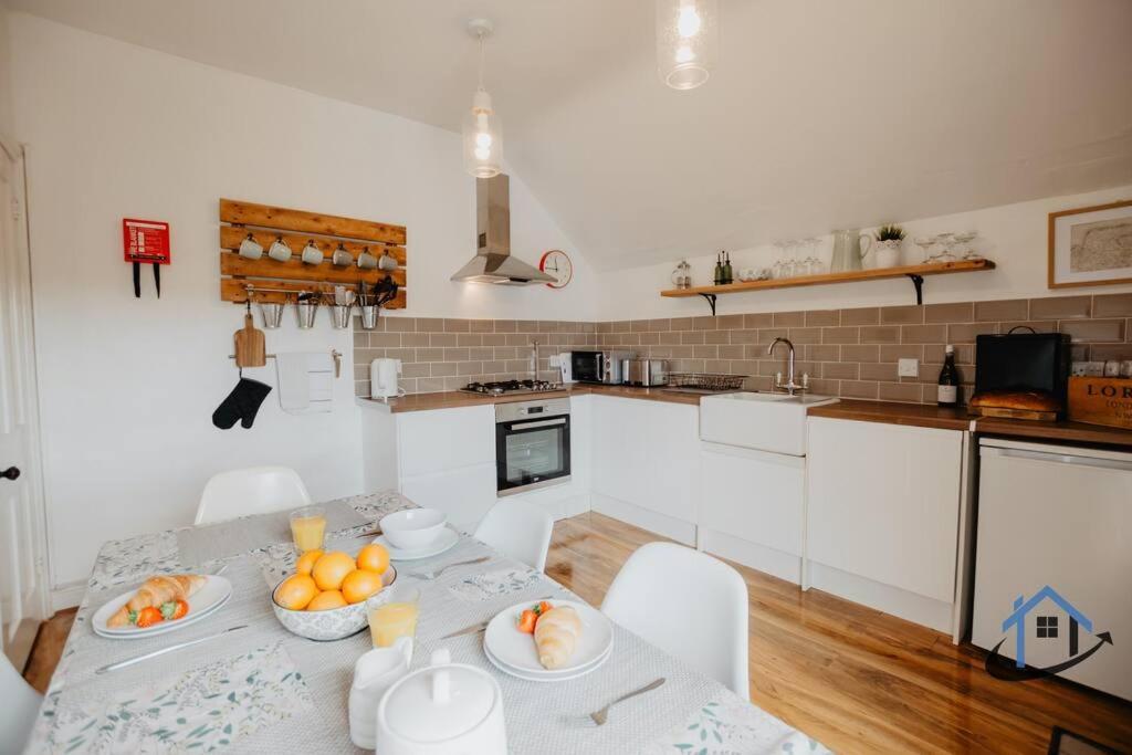 Indigo Snug - Gorgeous 2 Bed Flat In The Heart Of Кромер Екстер'єр фото